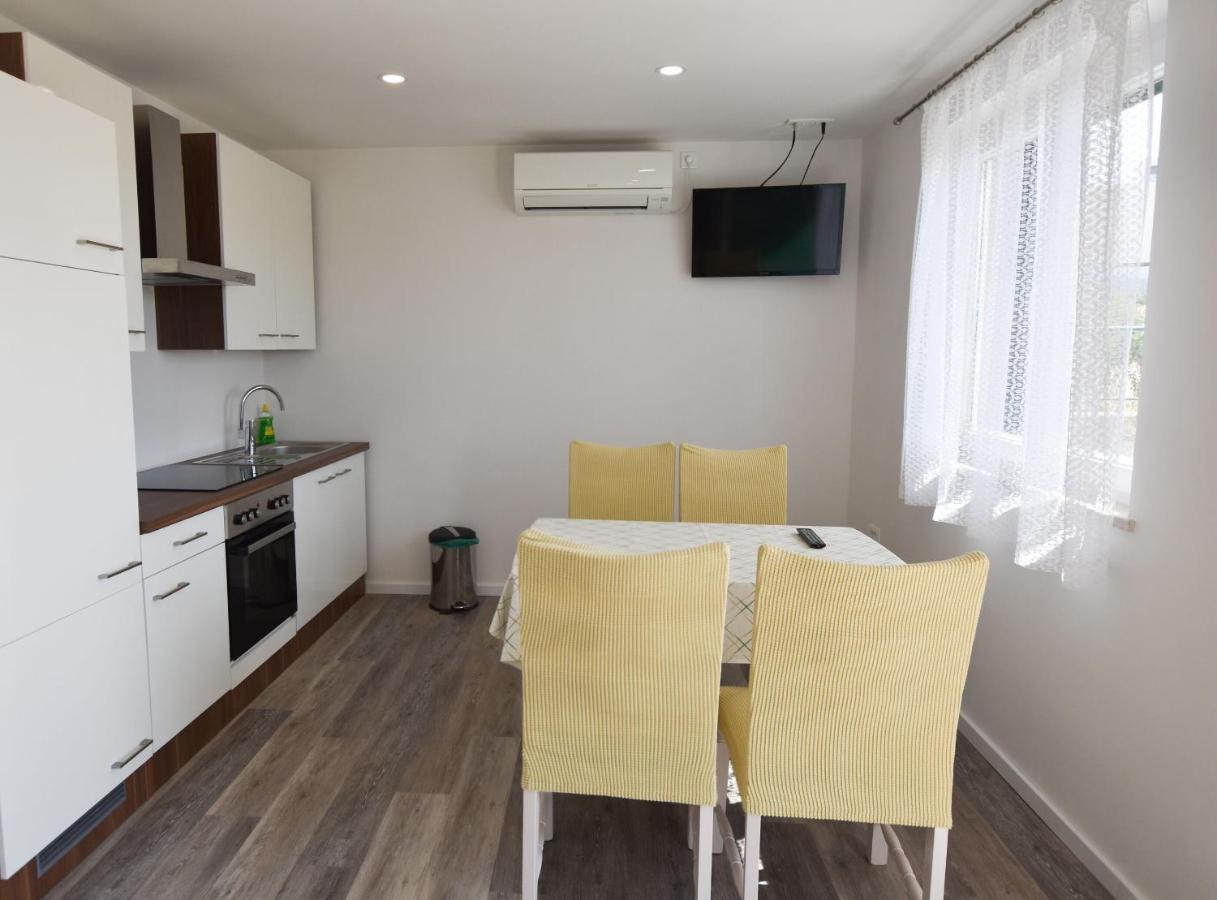 Primošten Apartments Anica المظهر الخارجي الصورة