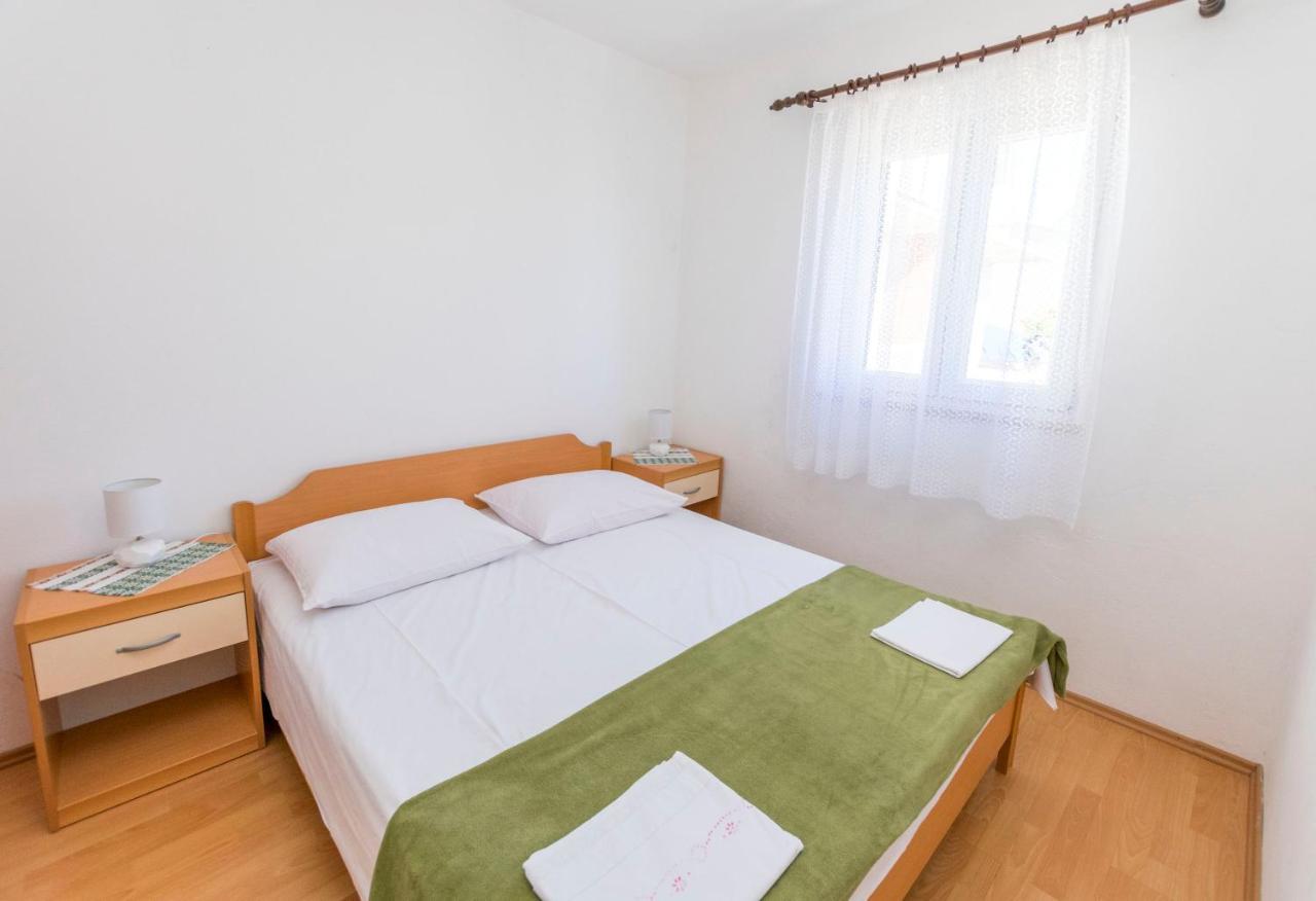 Primošten Apartments Anica المظهر الخارجي الصورة
