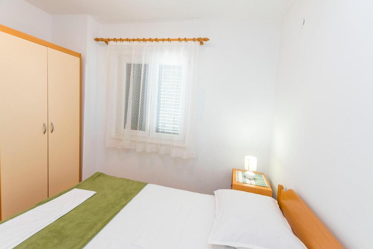 Primošten Apartments Anica المظهر الخارجي الصورة